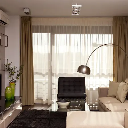 Cleves Boulevard Corporate & Leisure *
