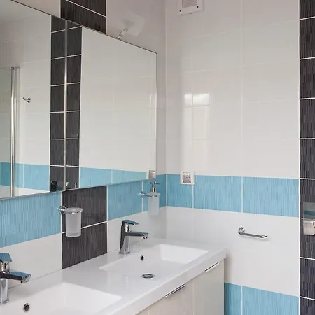 Cleves Boulevard Corporate & Leisure *